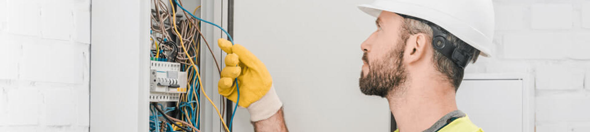 Elektriker med L-AUS arbejde